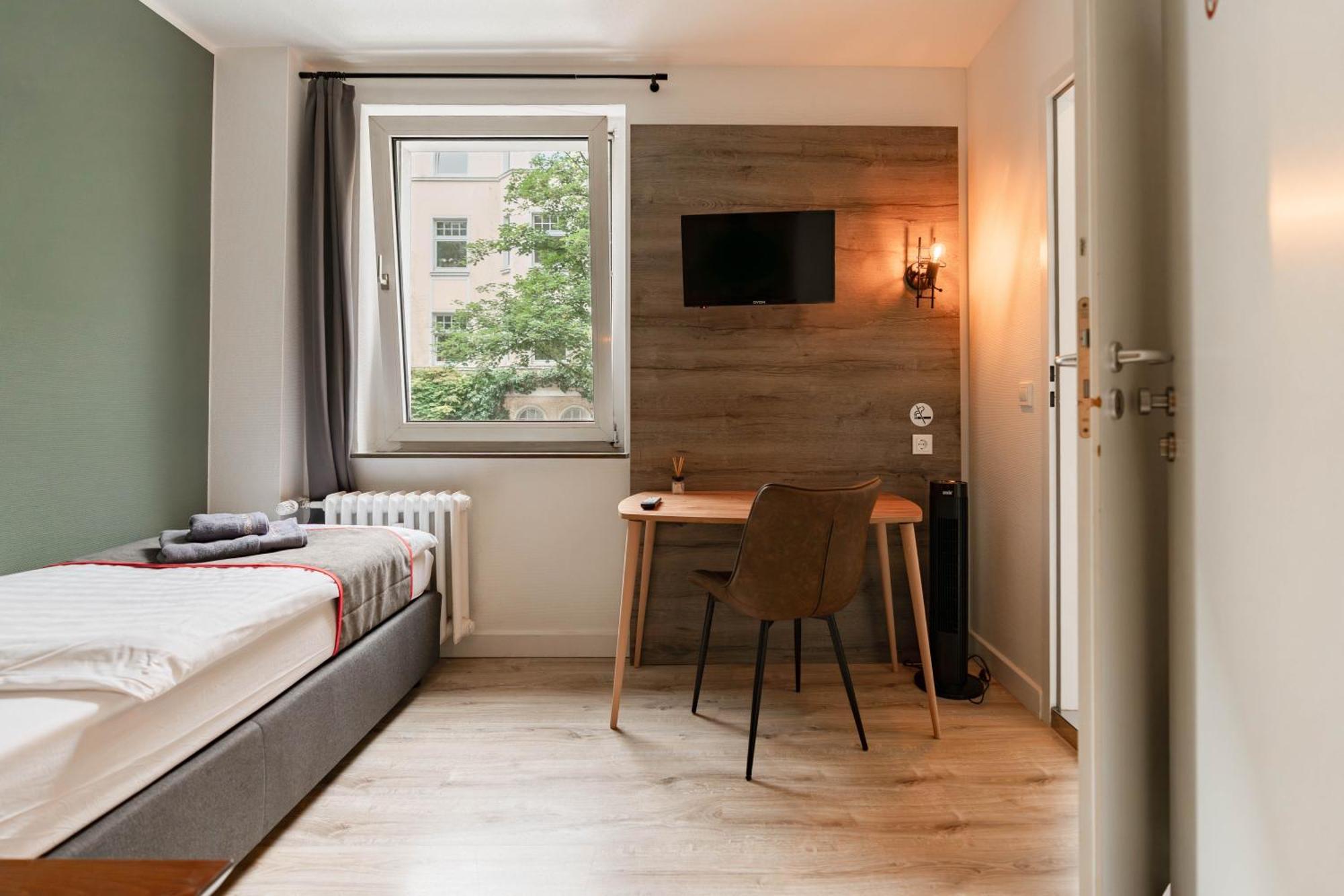 Hotel Enger Hof Dusseldorf Bagian luar foto